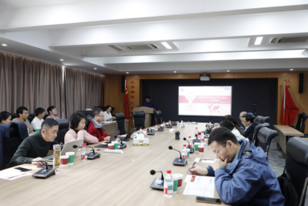 副本太阳成tycgb2025年度青年科学家(学者)国际论坛物理分论坛新闻稿-lrr168.jpg
